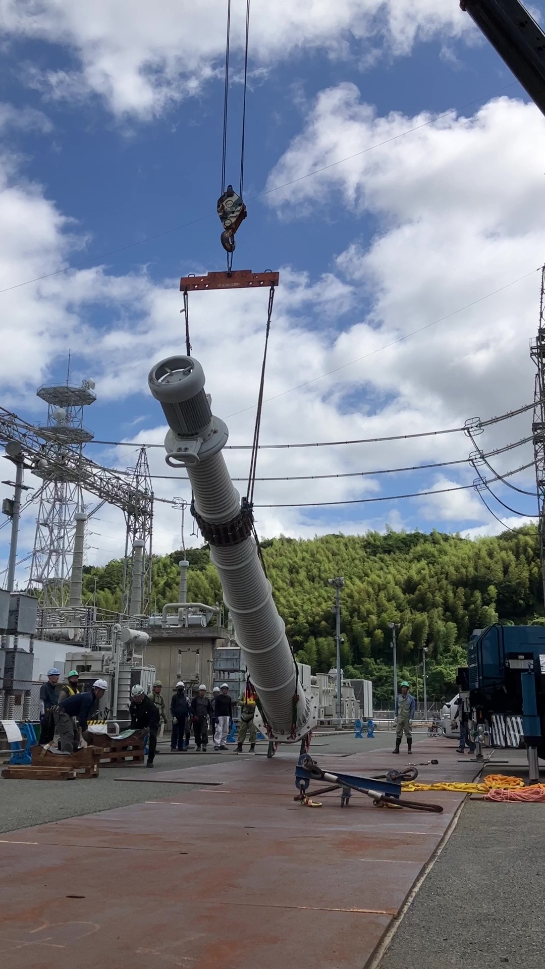 北九州変電所の500ｋVＧＩＳ（ガス絶縁開閉装置）更新工事のⅠ期工事を無事竣工しました。 4